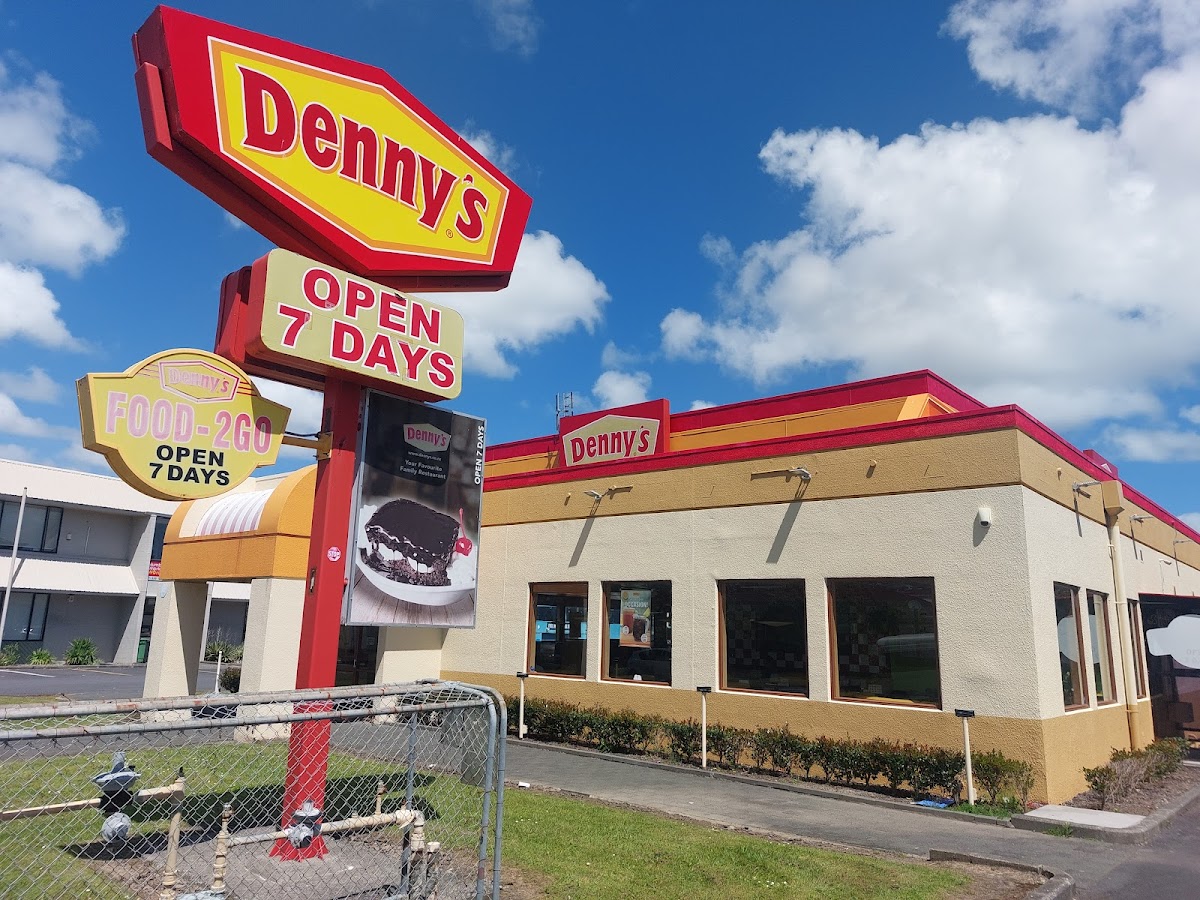 Denny's Highland Park