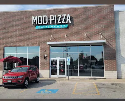 MOD Pizza – Downers Grove (Ogden Ave, nearest to Clarendon Hills)