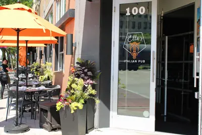Ella's Italian Pub