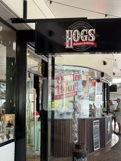 Hog's Breath Café