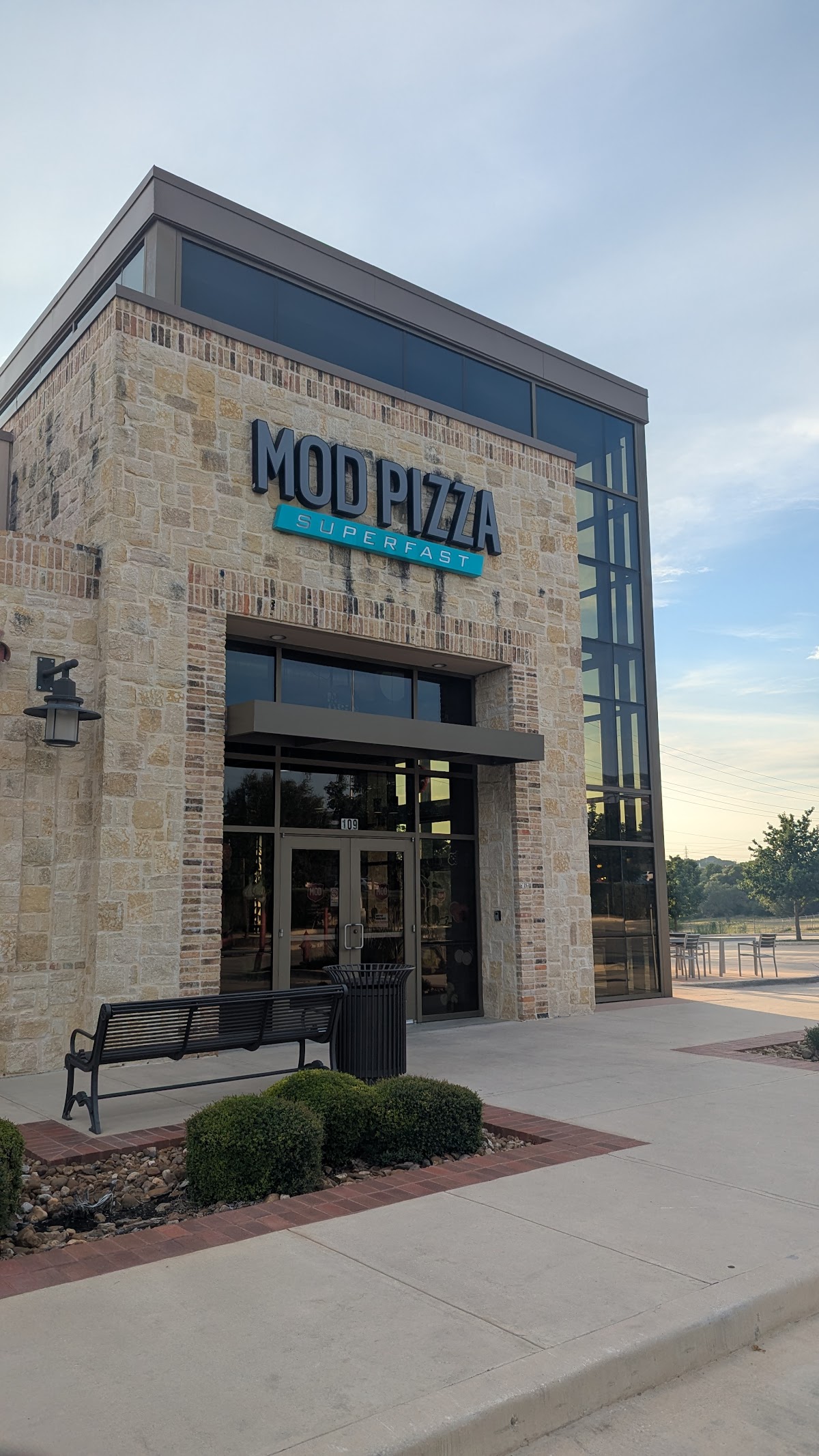 MOD Pizza – N Loop 1604 W (Stone Oak / Rogers Ranch area)