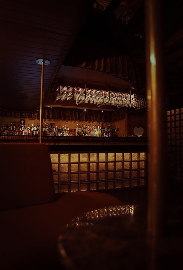 Dreams on Crown Bar & Restaurant
